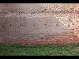 03994 ostia - regio i - insula v-vi - portico est e ovest di pio ix and loggias (i,v,2 - i,vi,1) - cardo maximus - li - laden 11 - westwand - opus reticulatum - opus mixtum - 09-2022.jpg